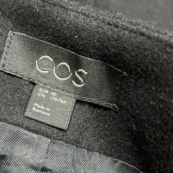 COS Belted Black Wool Pleated Wrap Skirt Size 6/8 Dark Academia Fall Winter Goth - Picture 8 of 9